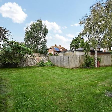 The Garden Flat At Walnut Tree House Rustington Exterior foto
