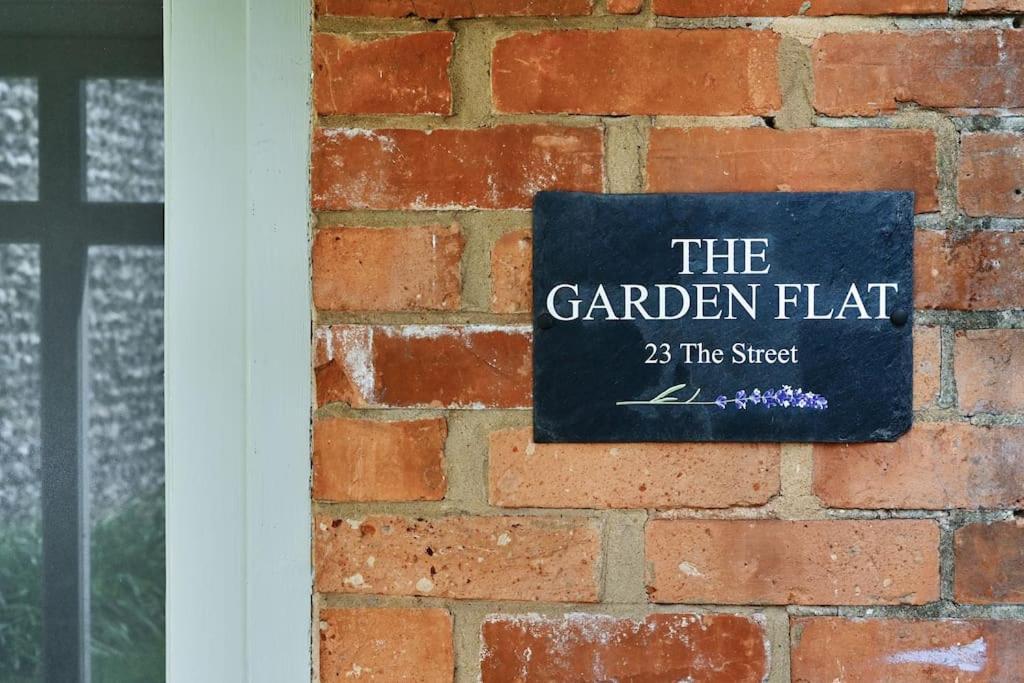 The Garden Flat At Walnut Tree House Rustington Exterior foto